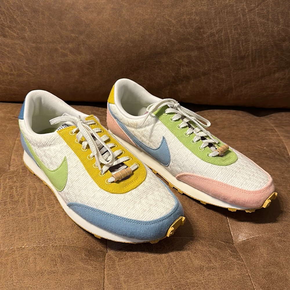 Women’s Nike Daybreak SE - size 10, never worn